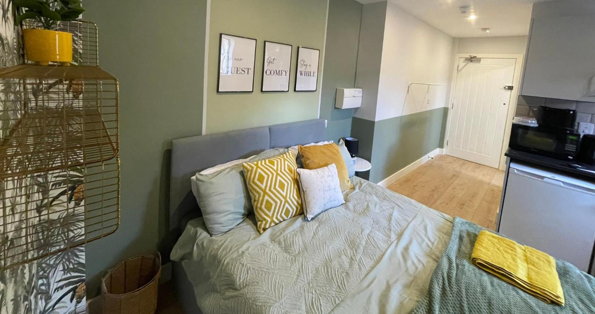 Market Dream King Bed, Deluxe Town Centre Studio Apartment Northampton Bagian luar foto