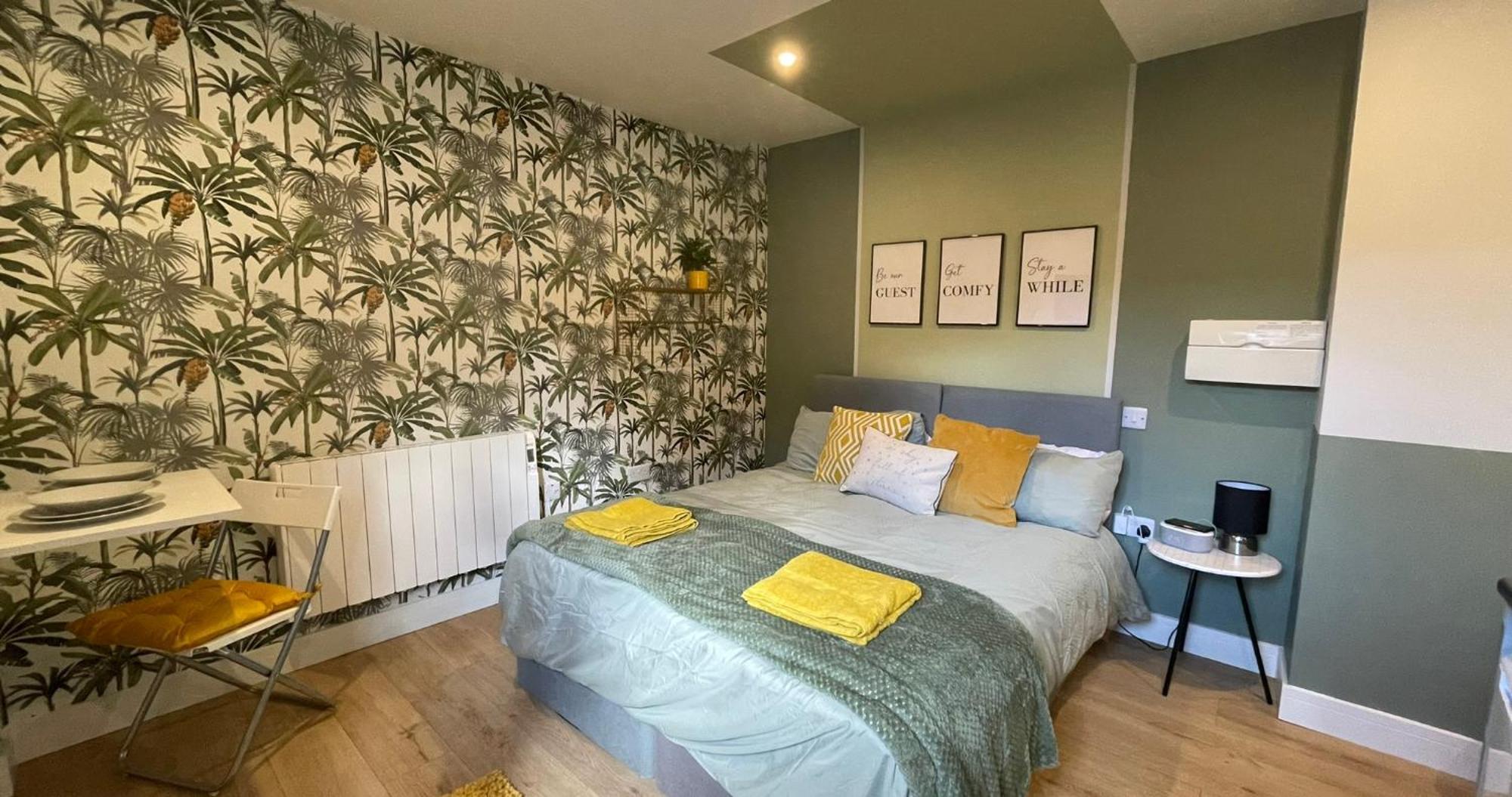 Market Dream King Bed, Deluxe Town Centre Studio Apartment Northampton Bagian luar foto